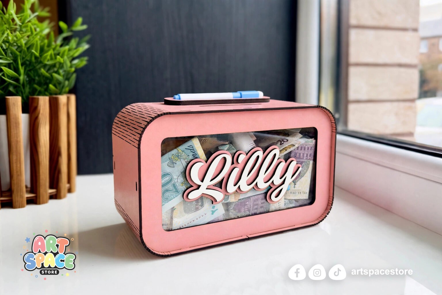 pink_money_box_lifestyle_4K